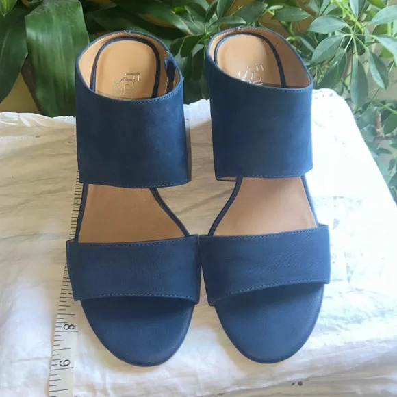 Franco sarto hotsell navy wedge